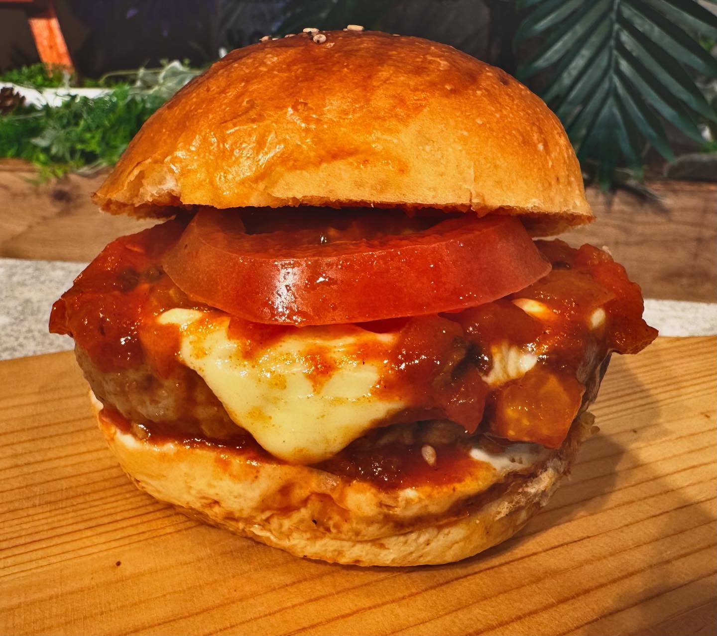 トマトミートソースバーガー